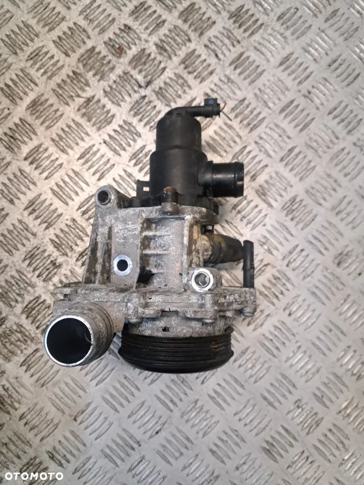 POMPA WODY MERCEDES W176 2.2 CDI - 2