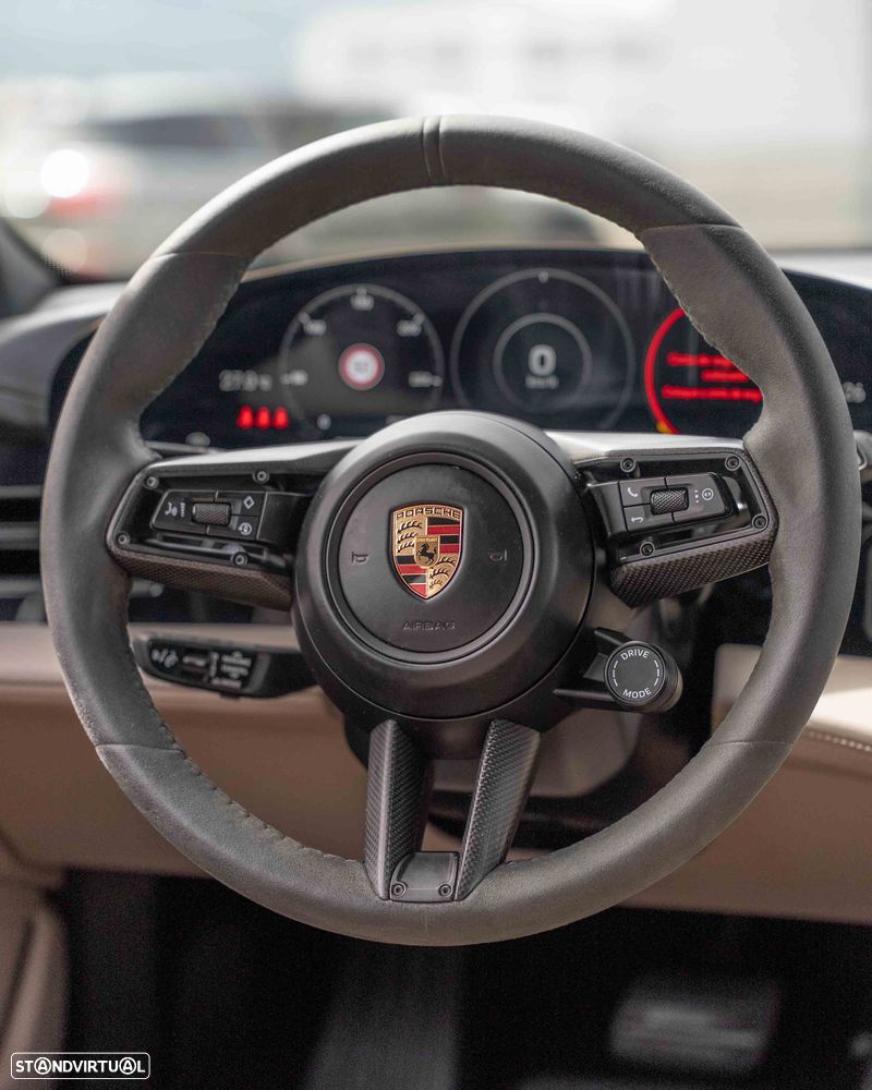 Porsche Taycan Cross Turismo 4S - 15