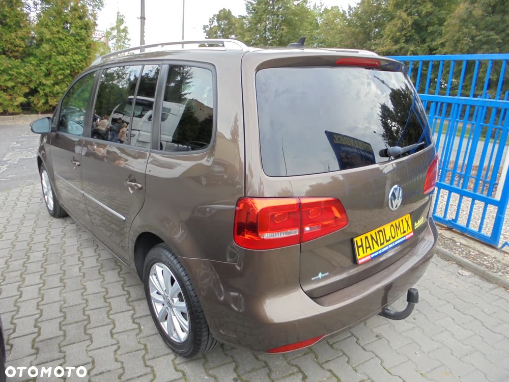 Volkswagen Touran 2.0 TDI DPF BlueMotion Technology DSG Highline - 3