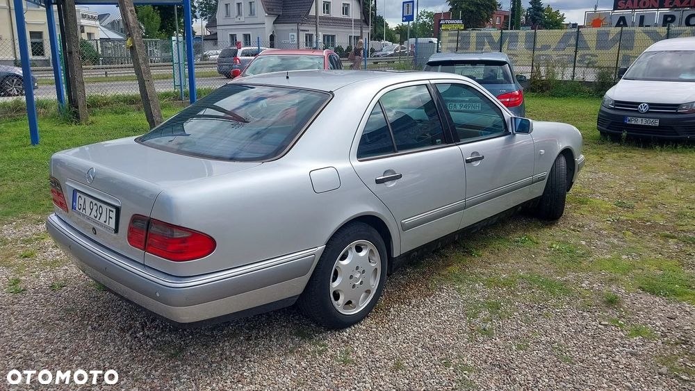 Mercedes-Benz Klasa E - 10