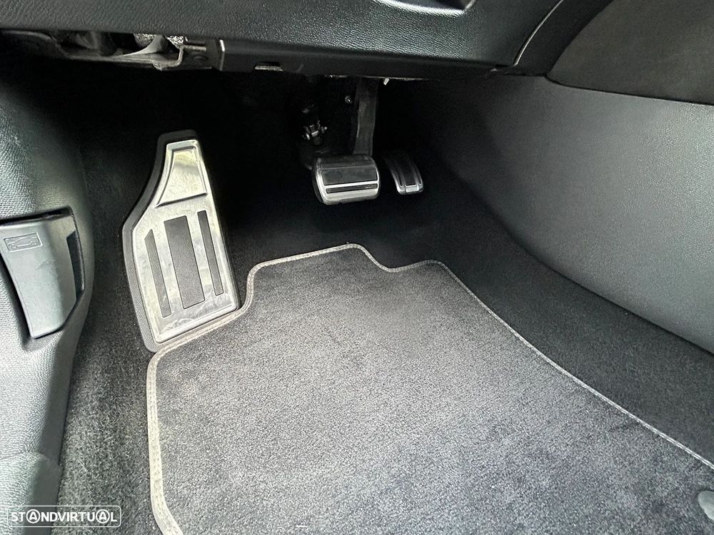 DS DS4 4 1.2 PureTech Performance Line EAT8 - 42