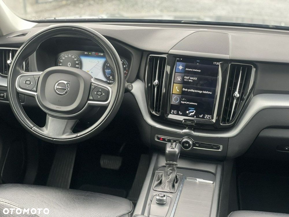 Volvo XC 60 T5 Momentum - 4
