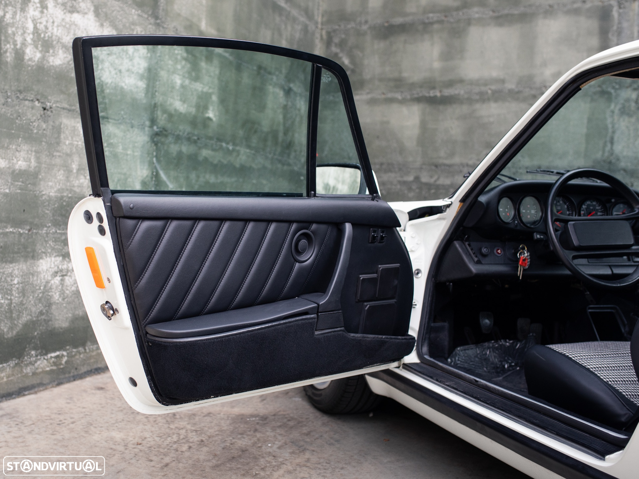 Porsche 911 Série G 930 Turbo - 18