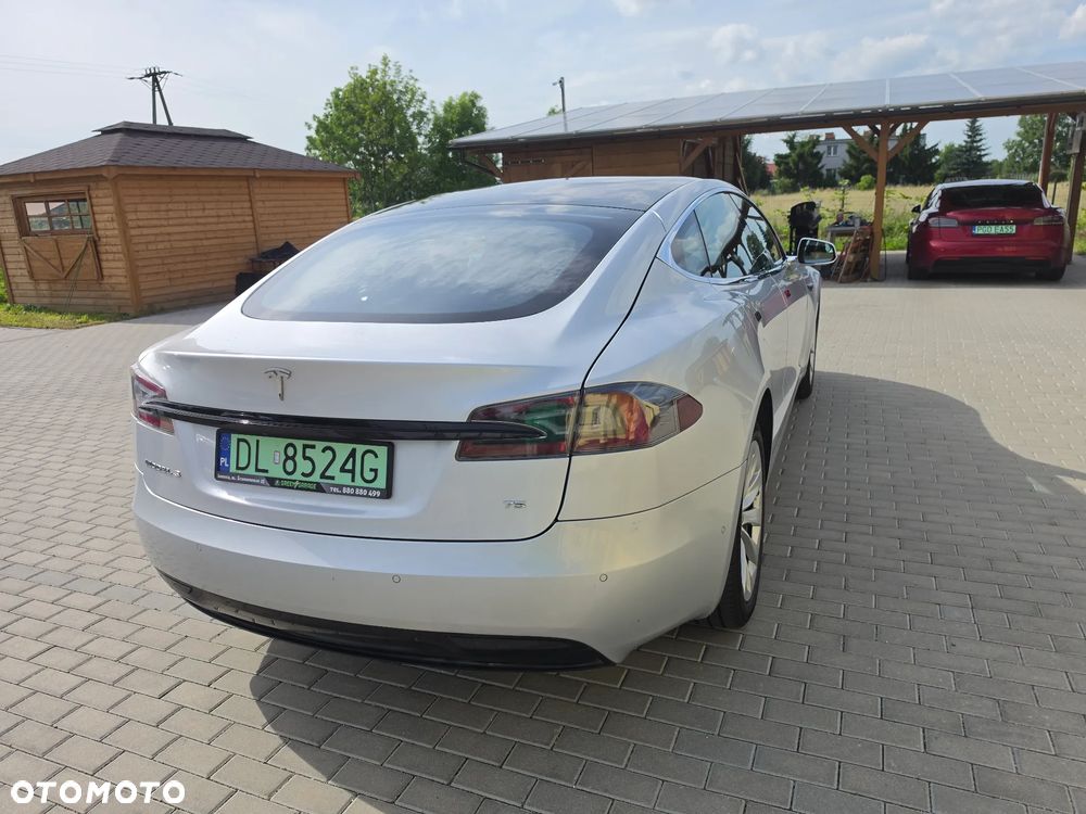 Tesla Model S - 2