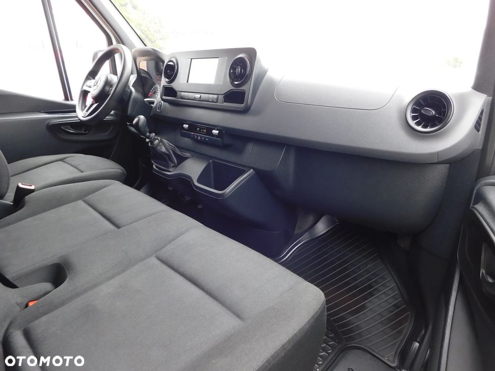 Mercedes-Benz Sprinter - 6