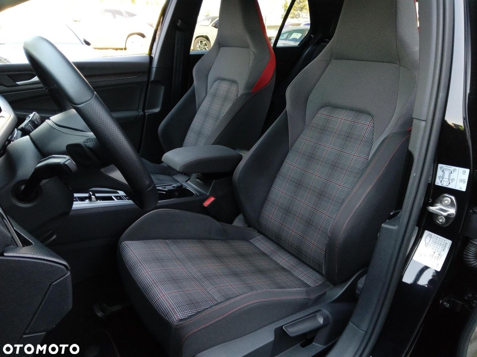 Volkswagen Golf - 18