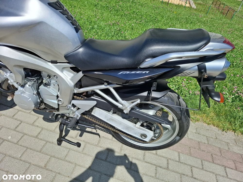 Yamaha FZ6 - 15