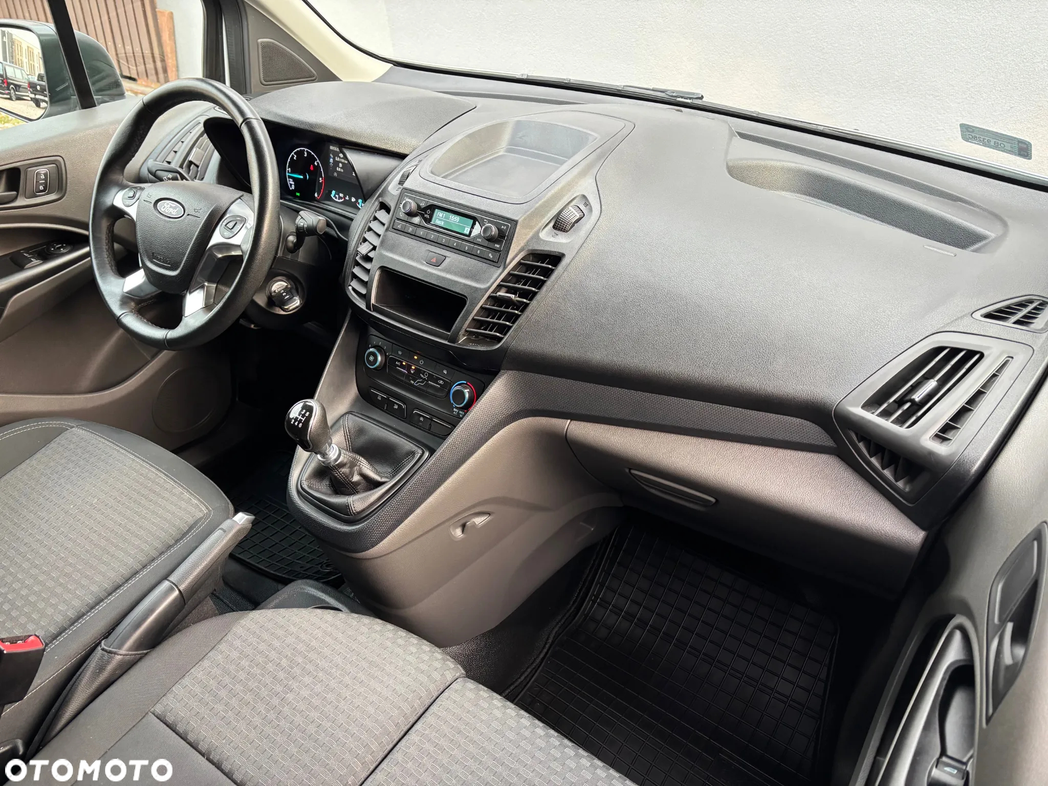 Ford Transit Connect - 11