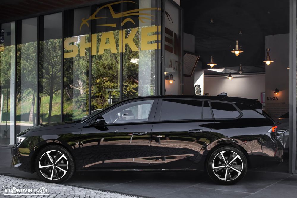 Opel Astra Sports Tourer 1.2 Turbo Auto GS Line - 2