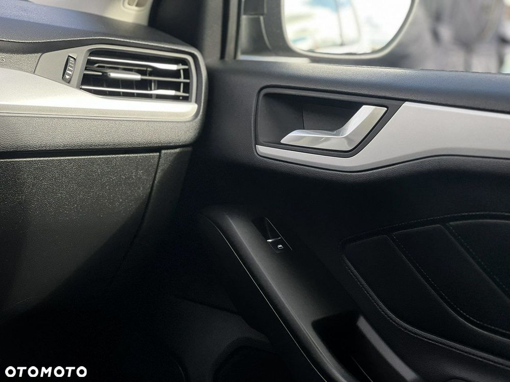 Ford Focus 1.0 EcoBoost Trend - 36