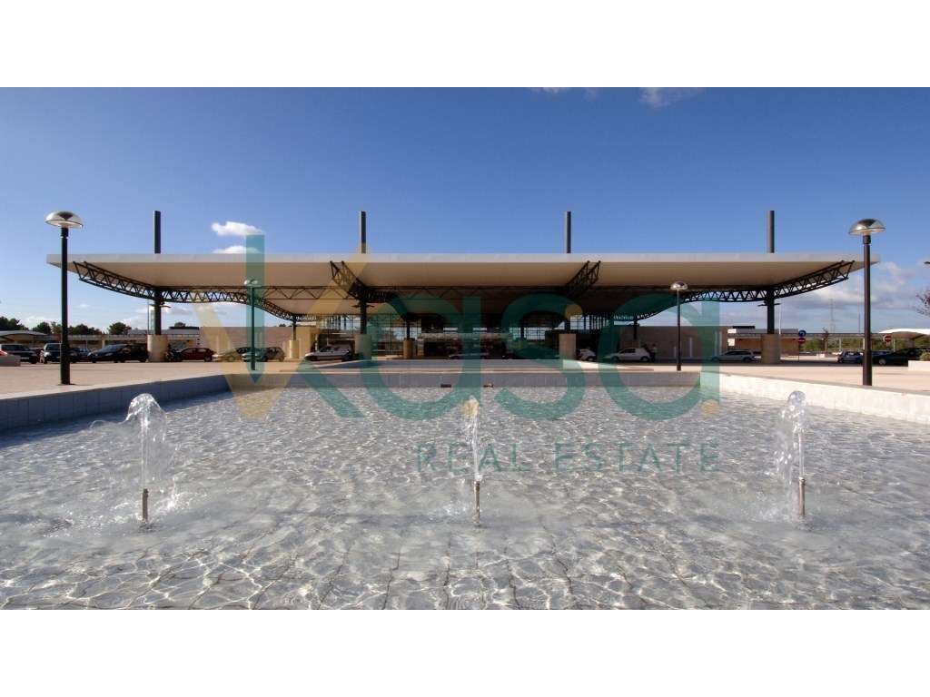 Moradia Geminada T4 com Piscina - Design Contemporâneo | Fernão Ferro - Grande imagem: 5/5