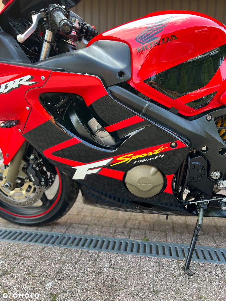 Honda CBR - 25