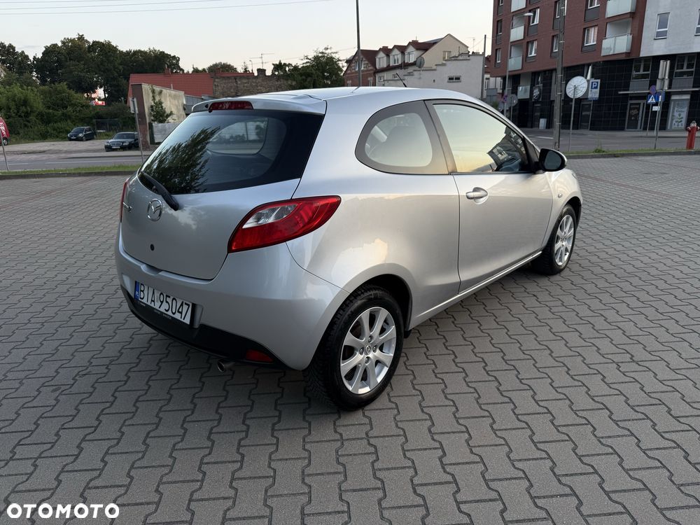 Mazda 2 - 4