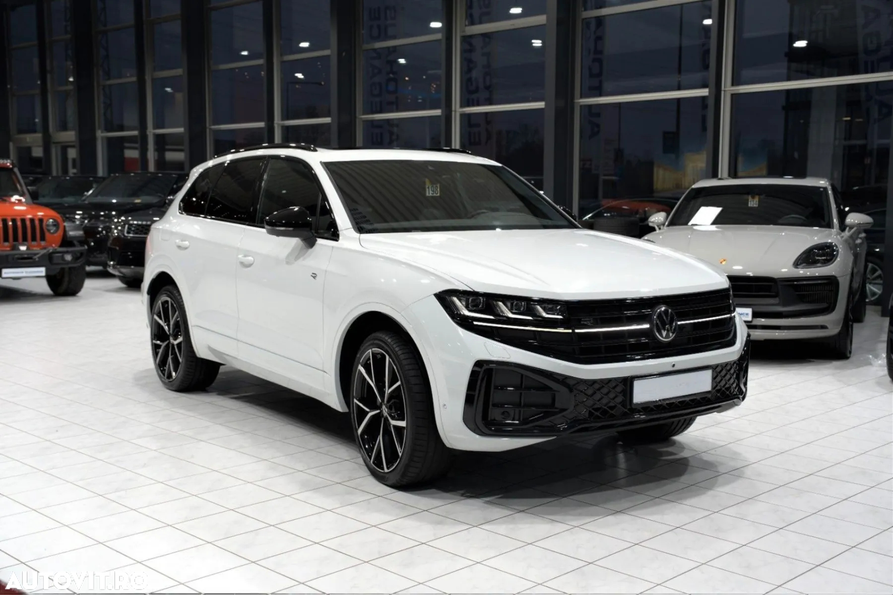 Volkswagen Touareg V6 TDI 4MOTION R-Line - 4