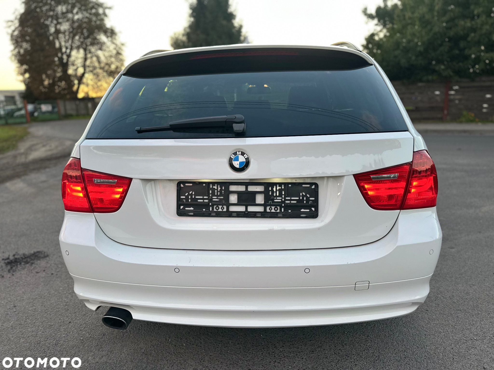 BMW Seria 3 320i Touring - 6