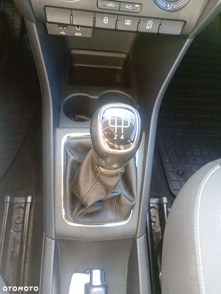 Skoda RAPID 1.2 TSI Ambition - 31