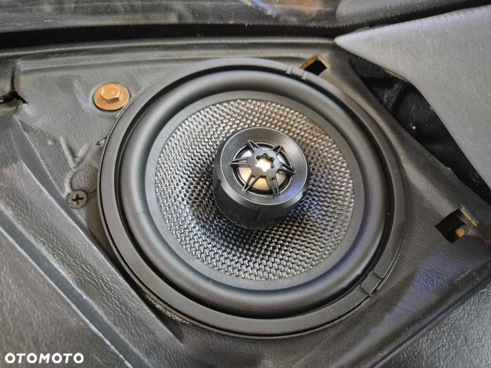 Mercedes-Benz W124 (1984-1993) - 32