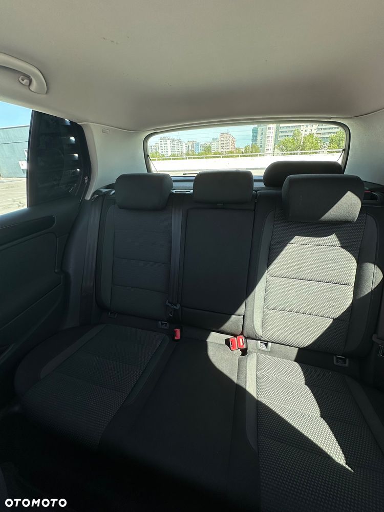 Volkswagen Golf - 8
