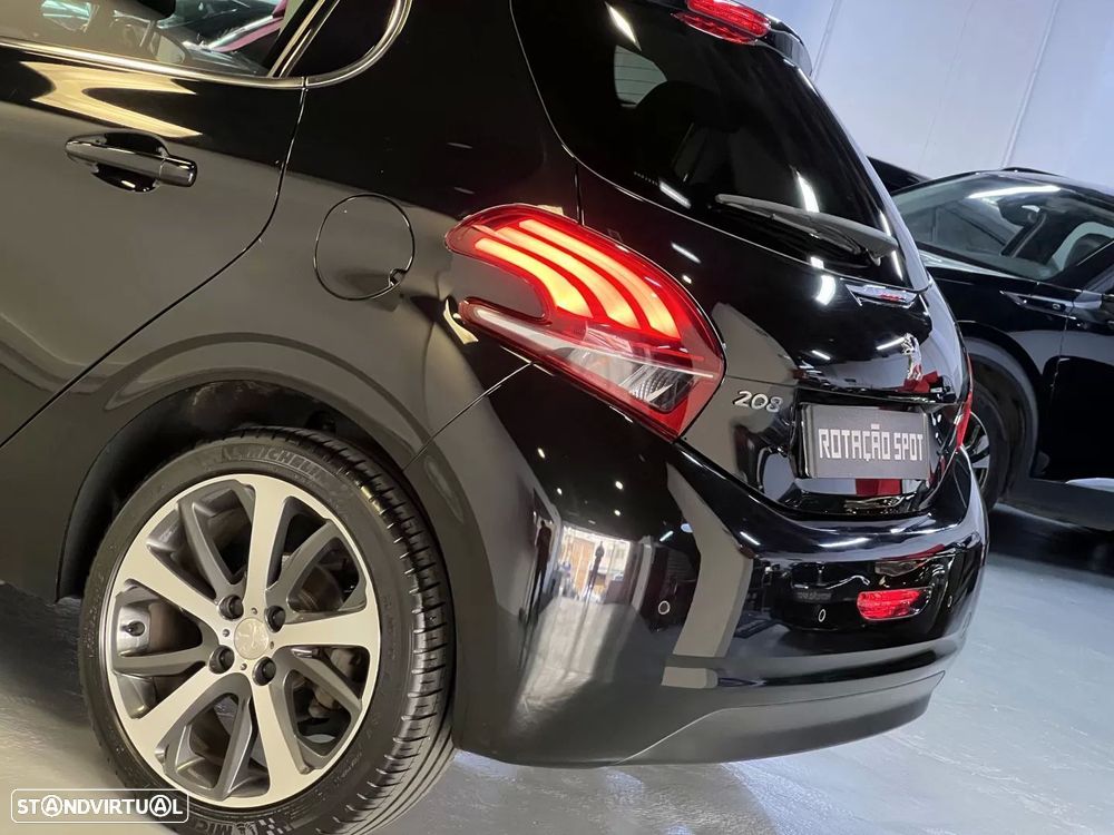 Peugeot 208 1.2 PureTech Signature - 28