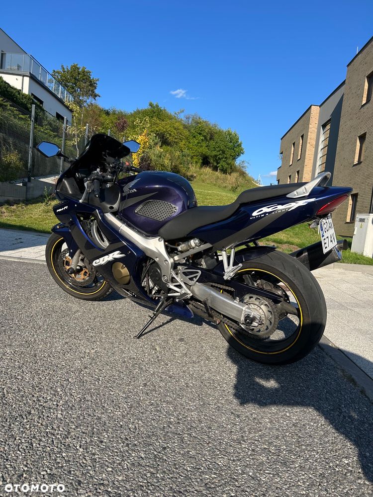 Honda CBR - 3