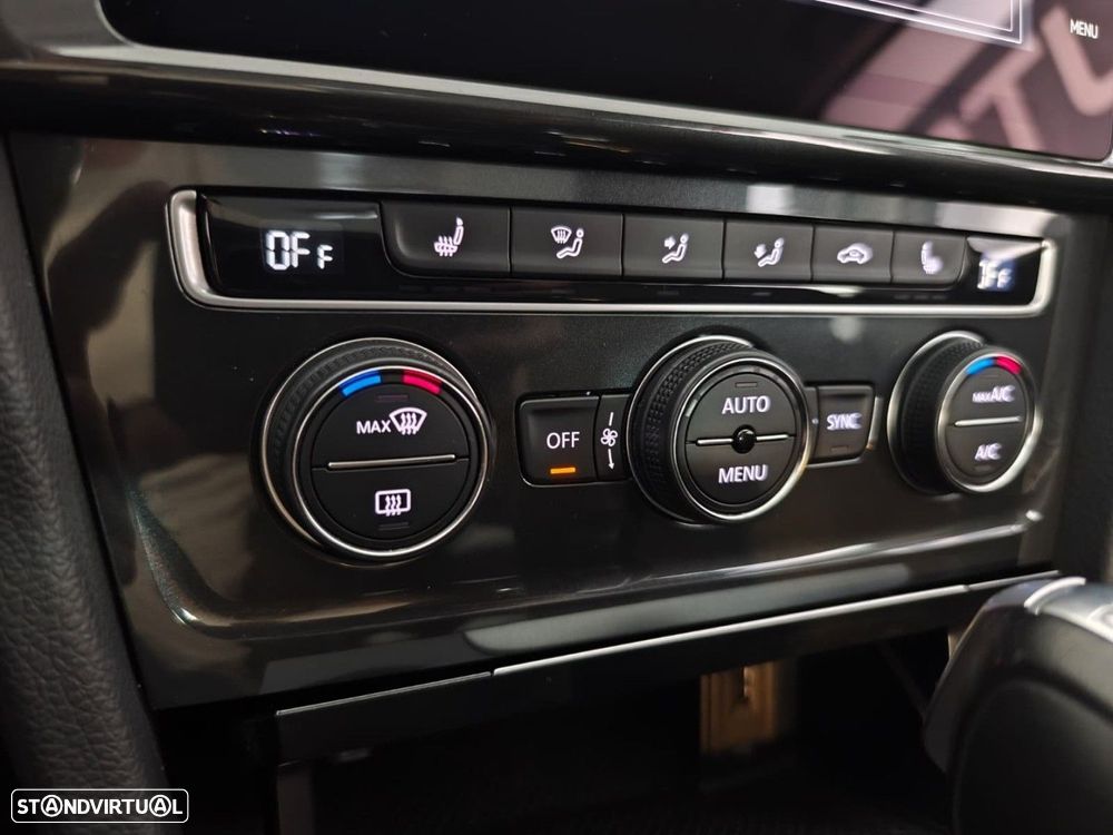 VW Golf 1.0 TSI Confortline DSG - 26