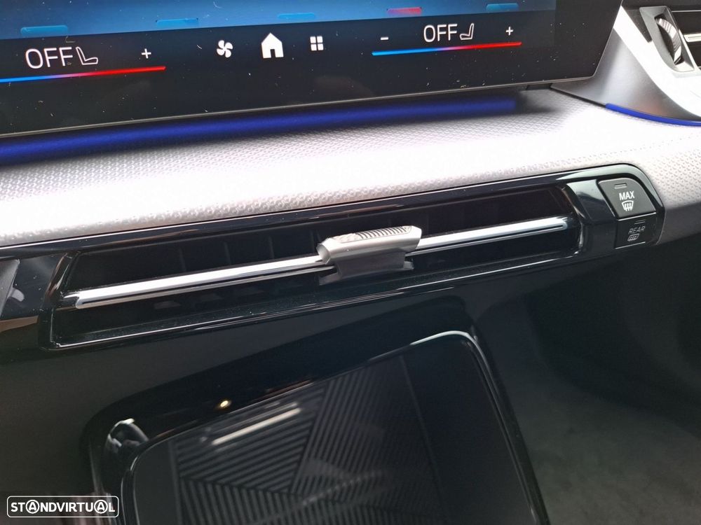 BMW X1 xDrive25e Pack Desportivo M - 26