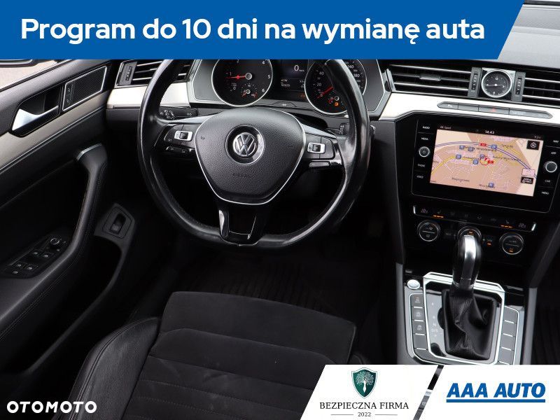 Volkswagen Passat Variant - 8