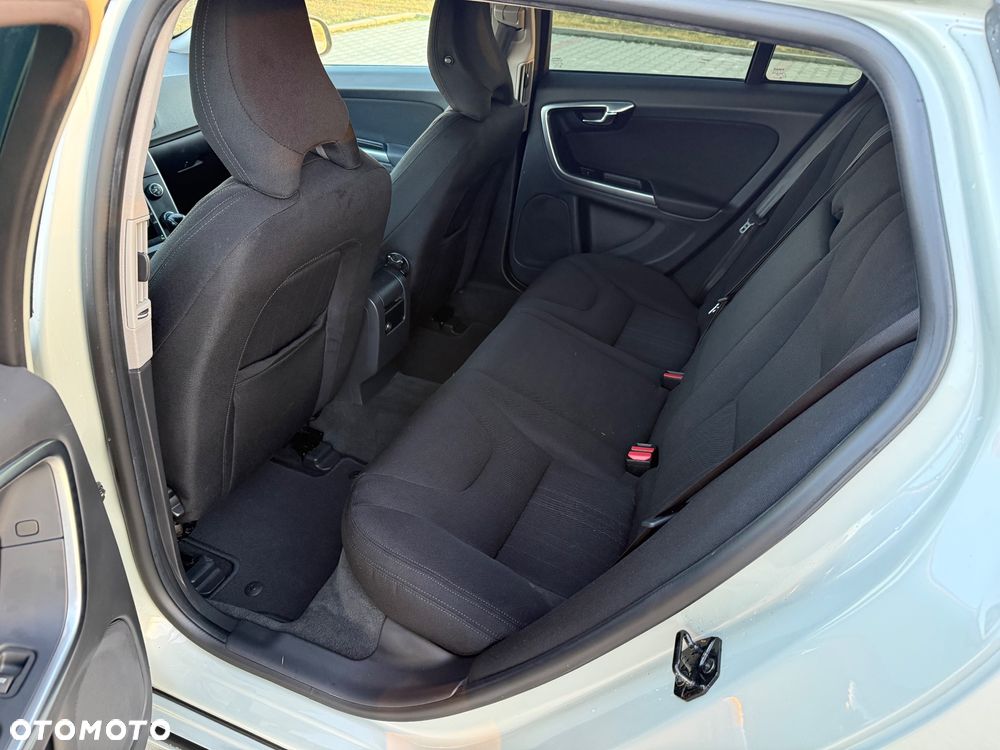Volvo V60 D3 Summum - 6