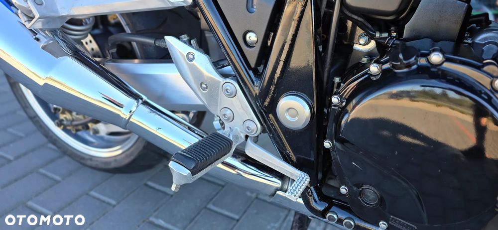Suzuki GSX - 21