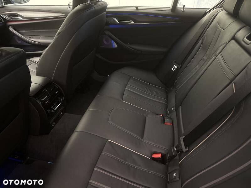 BMW Seria 5 530i mHEV - 22
