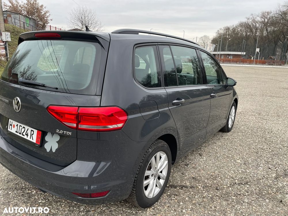 Volkswagen Touran - 11