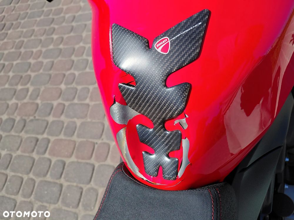Ducati Streetfighter V2 - 15