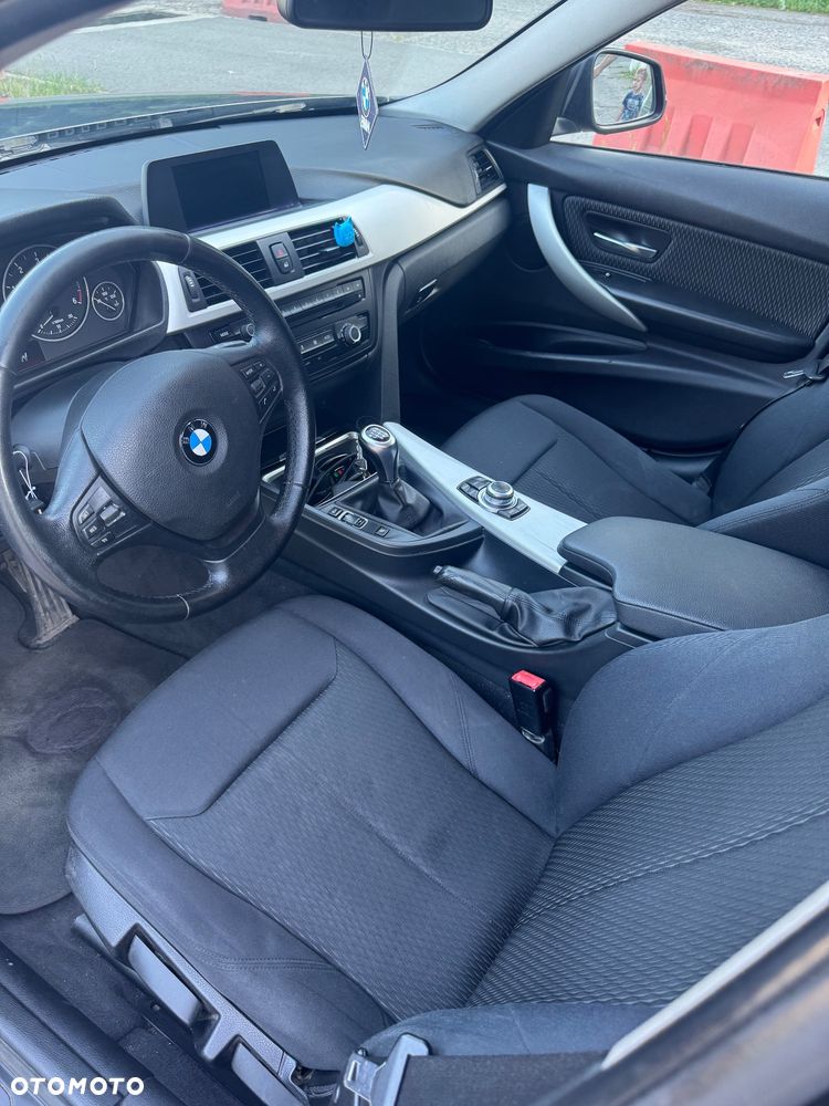 BMW Seria 3 316d - 10