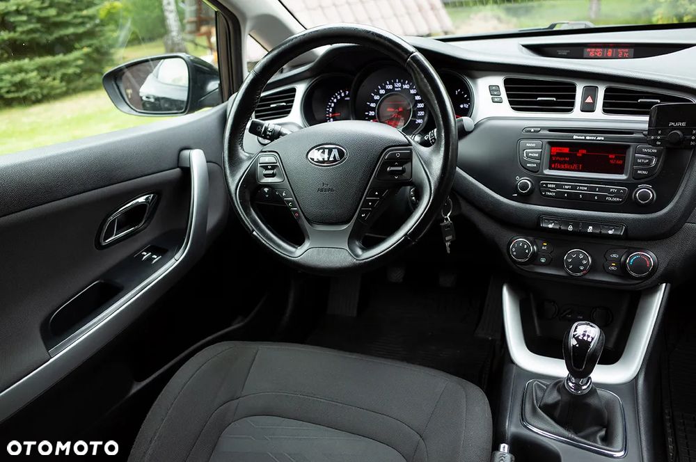 Kia Ceed - 13