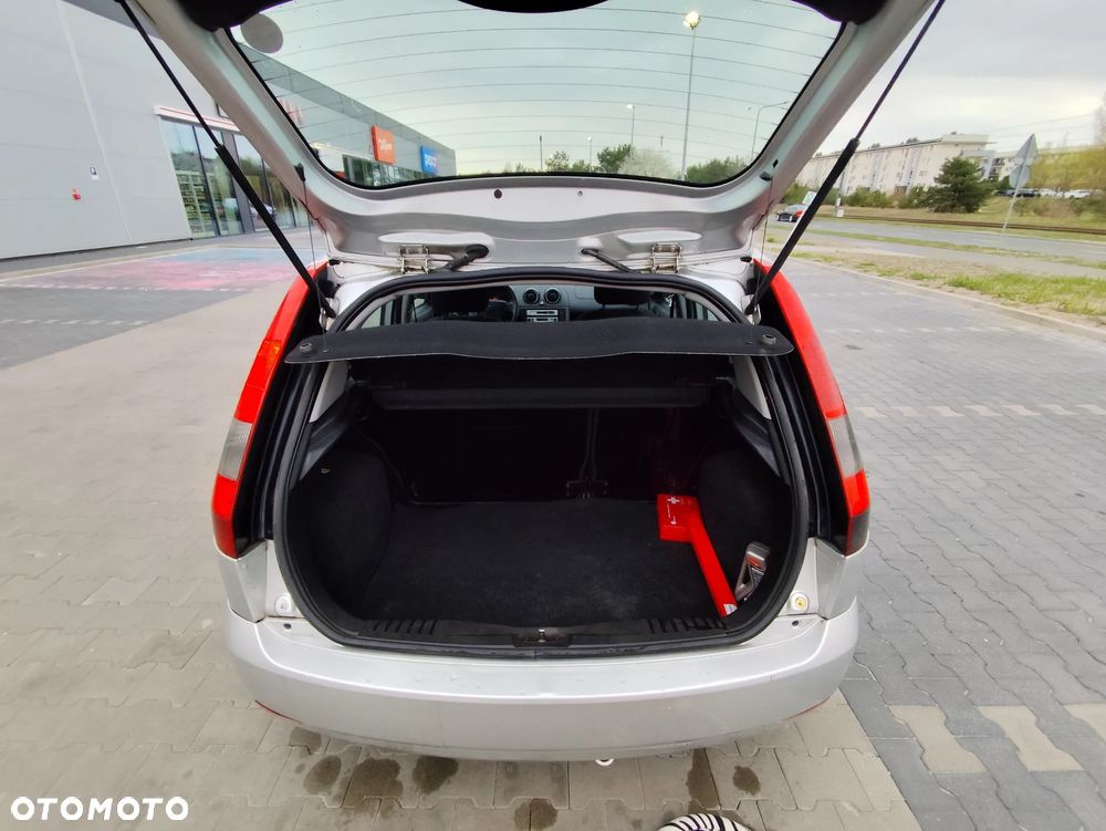 Ford Fiesta 1.3 Trend - 14