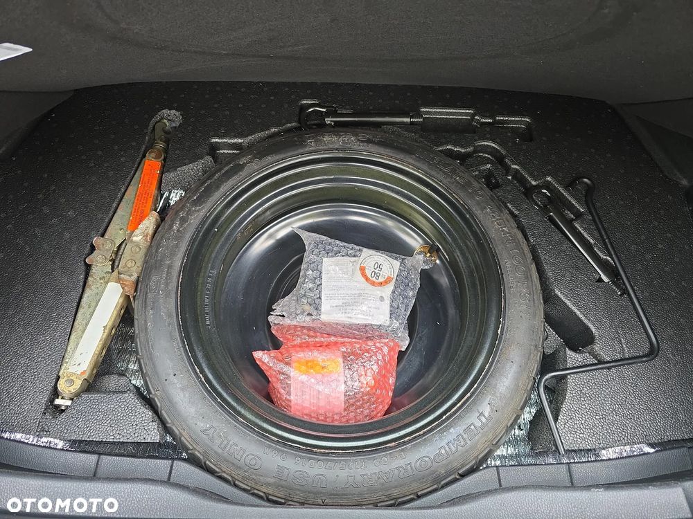 Toyota C-HR 1.2 T Premium - 28