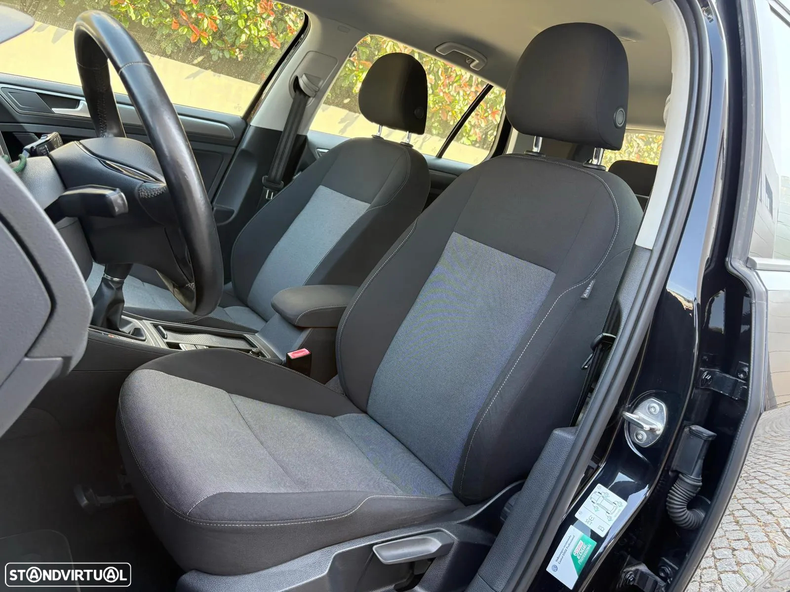 VW Golf 1.6 TDi Confortline - 19
