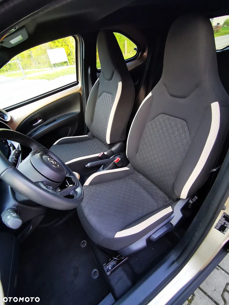Toyota Aygo X 1.0 VVT-i Selection X-cite X-shift - 11