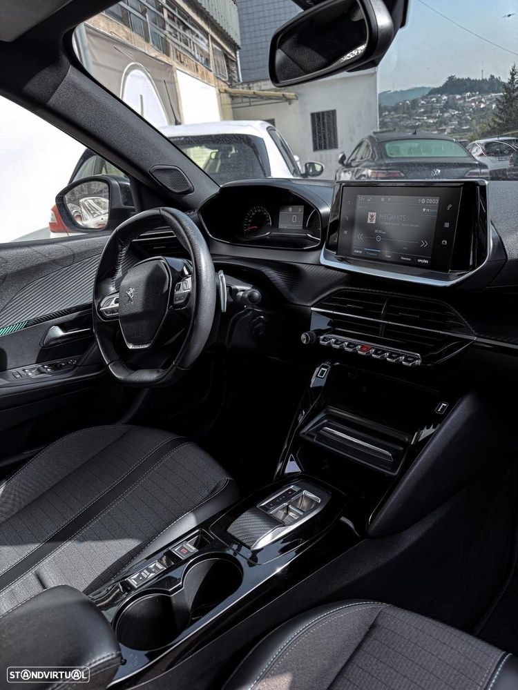 Peugeot 2008 1.5 BlueHDi Allure EAT8 - 6