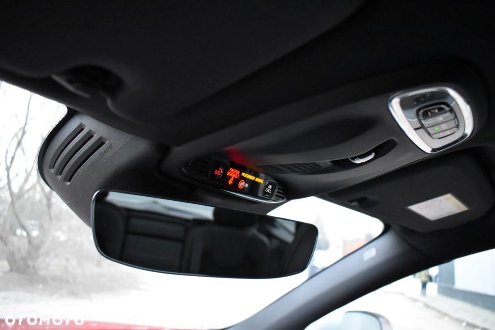 Volvo XC 60 D4 Geartronic RDesign - 25