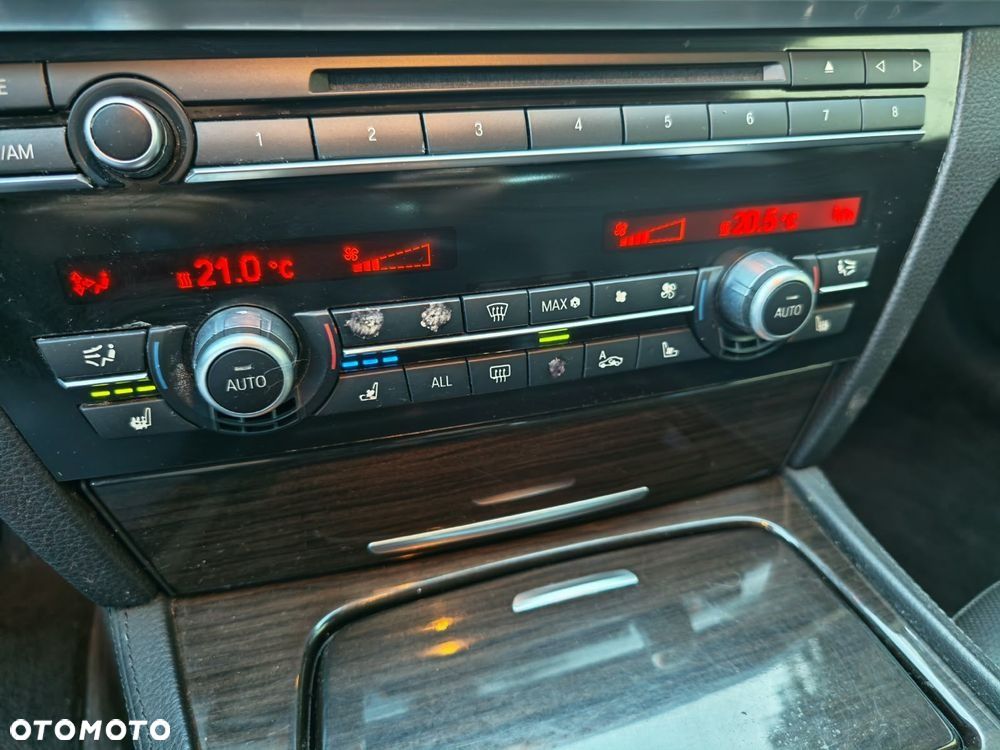BMW Seria 7 740i L - 15