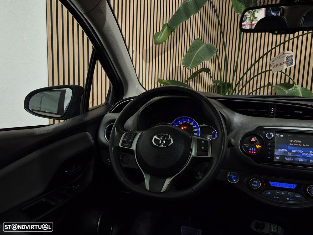 Toyota Yaris 1.5 HSD Comfort +P.Style+P.Techno - 13