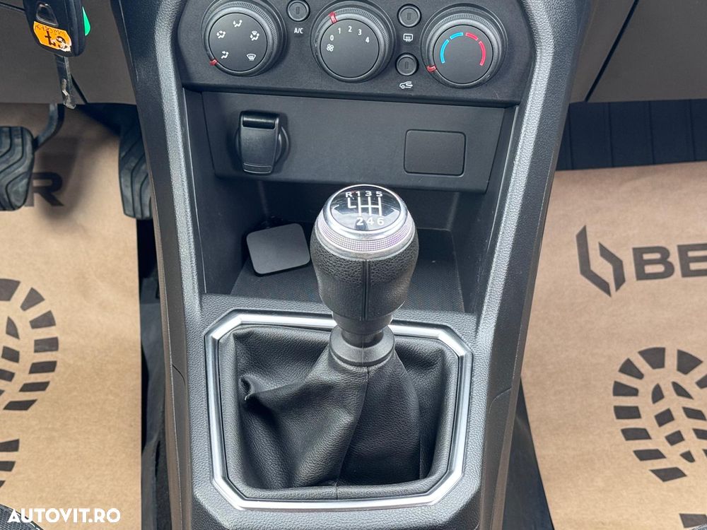 Dacia Logan TCe 90 Essential - 15