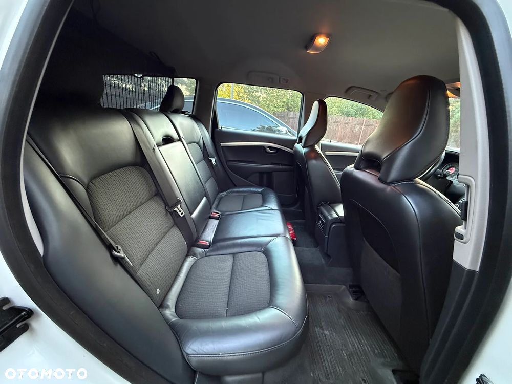 Volvo V70 2.5T Momentum - 10