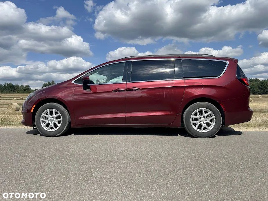 Chrysler Pacifica - 25