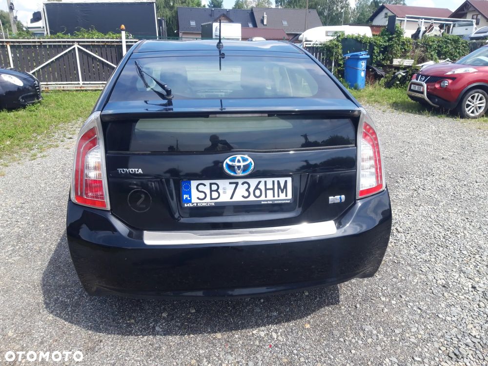 Toyota Prius (Hybrid) - 26