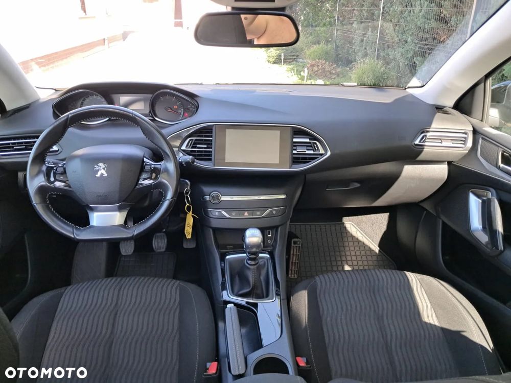 Peugeot 308 1.6 THP Active - 10