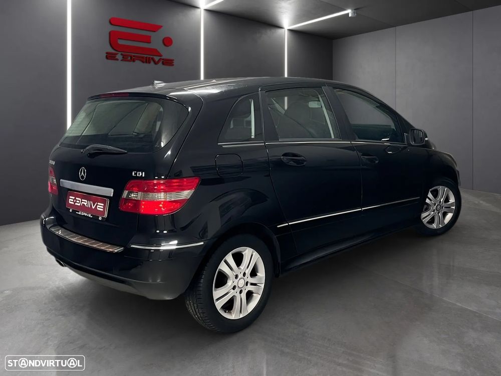 Mercedes-Benz B 180 - 5