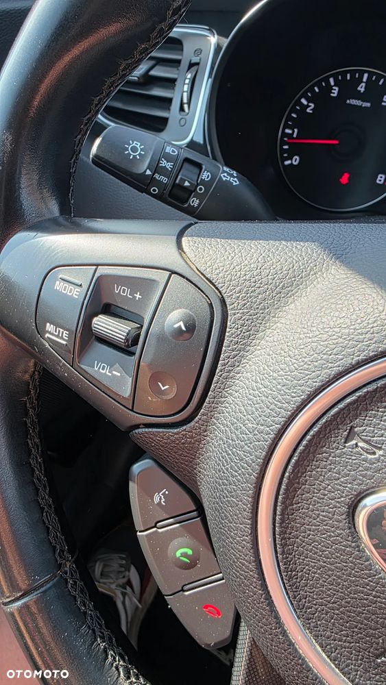 Kia Carens 1.6 GDI S 7os - 23