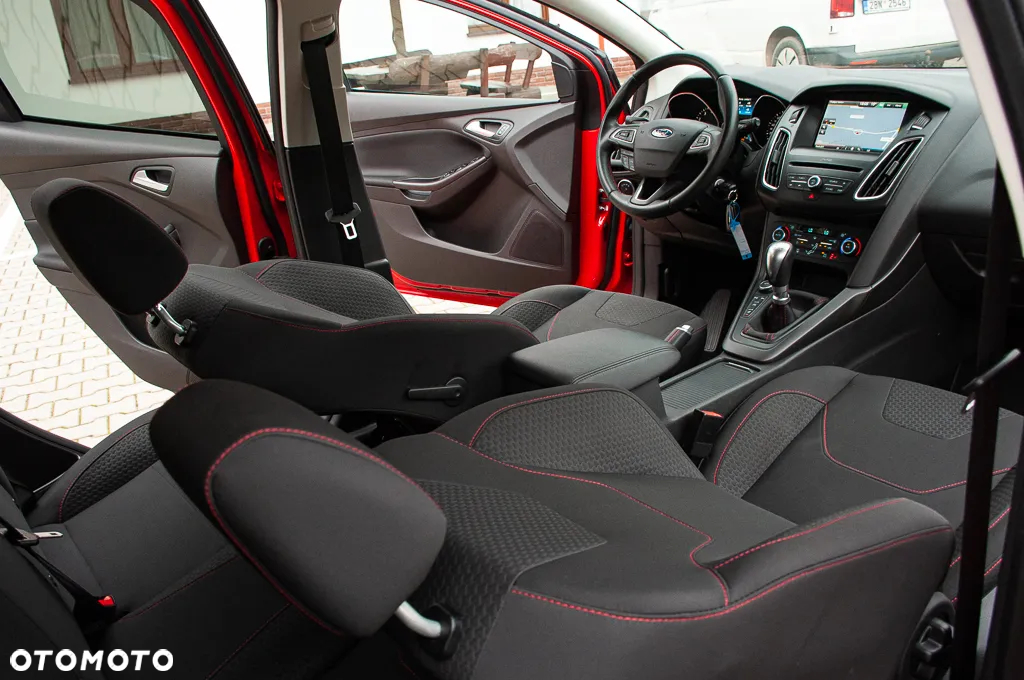 Ford Focus Turnier 1.5 EcoBoost Start-Stopp-System ST-Line - 24